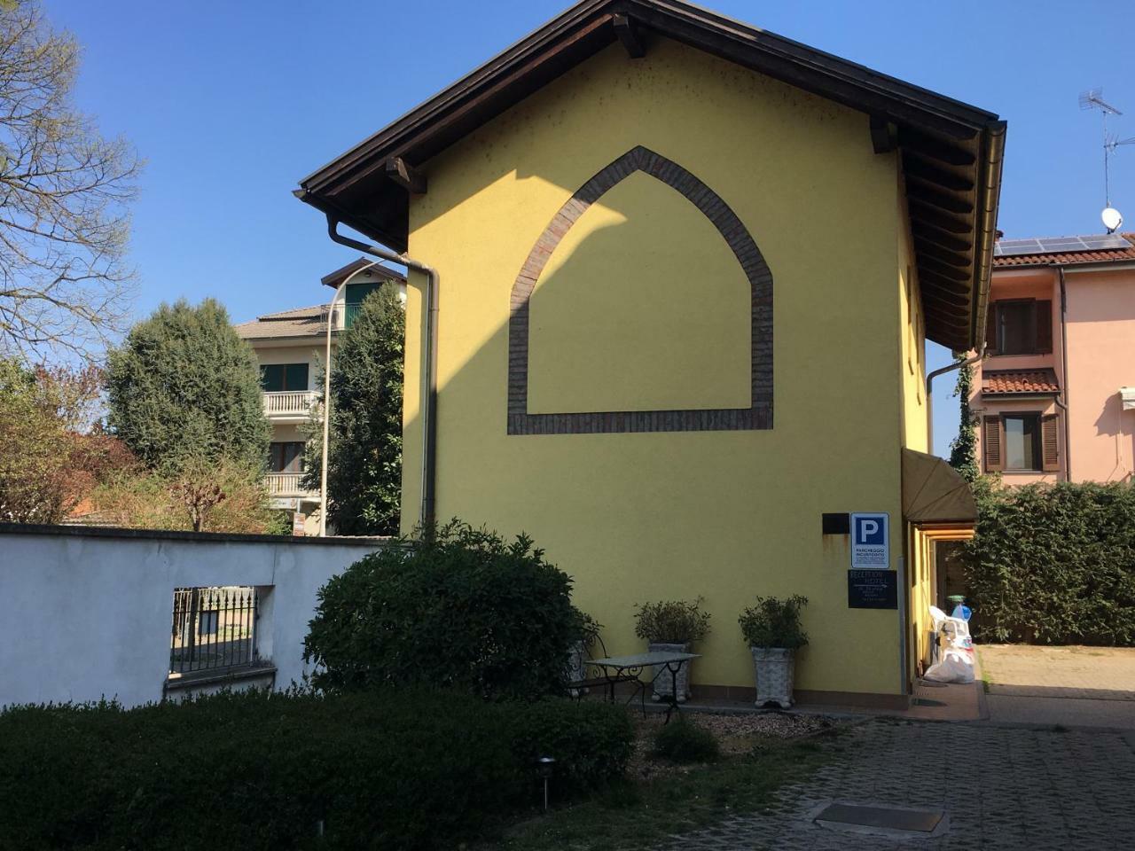 Hotel Il Pino Garlasco Extérieur photo
